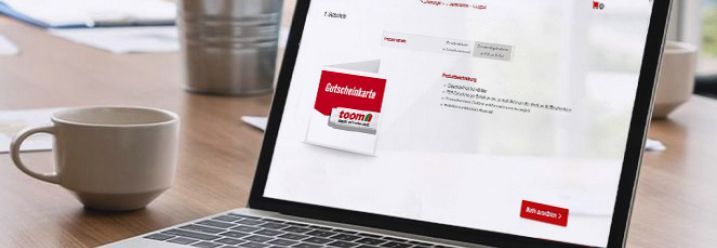 Laptop auf Tisch